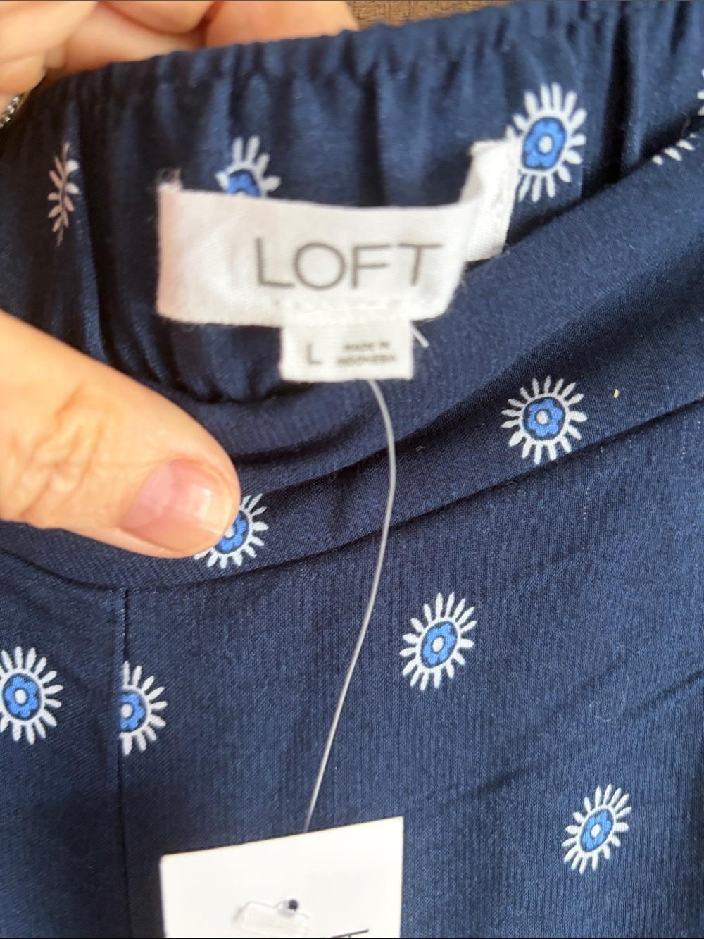 LOFT Fluid Pants with mosaic print wide leg - Picture 6 of 10